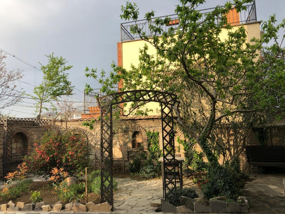 Artists Residence In Тбилиси Экстерьер фото