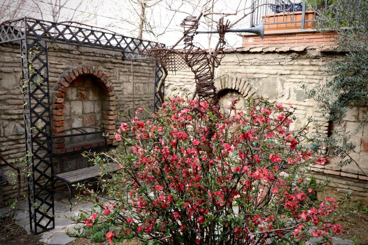 Artists Residence In Тбилиси Экстерьер фото