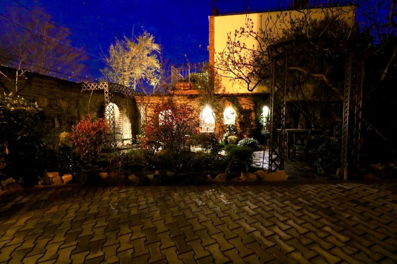 Artists Residence In Тбилиси Экстерьер фото